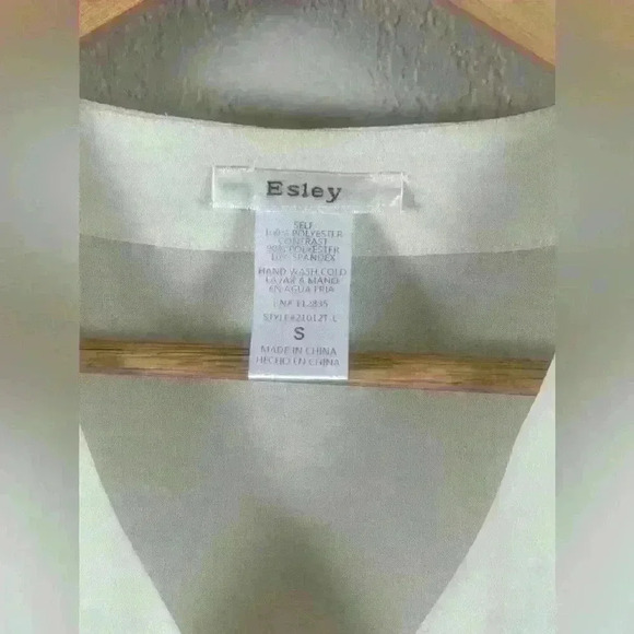 Esley Cream/light yellow V-Neck blouse knitted sides sheer Women’s size small - Picture 3 of 6